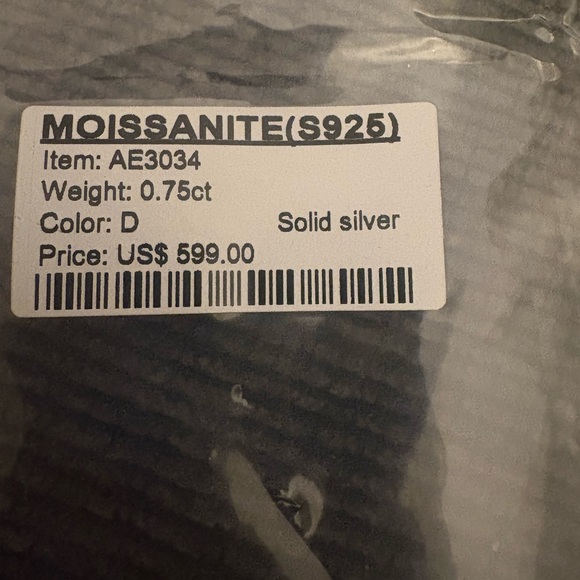 Solid Silver .75 Carat Moissanite Cross Earrings New in Package - Picture 6 of 6